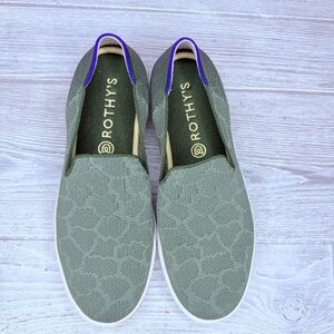 Rothys safari green womans size 8 slide on sneakers flats giraffe print shoes